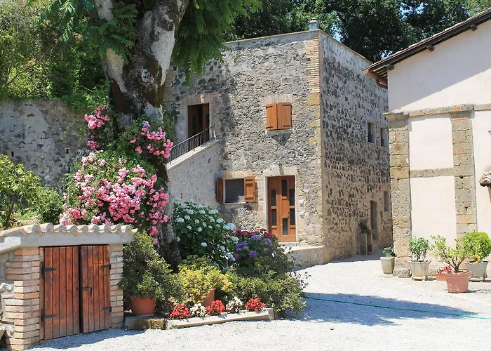 مزرعة للإقامة Borgo Pirolino *