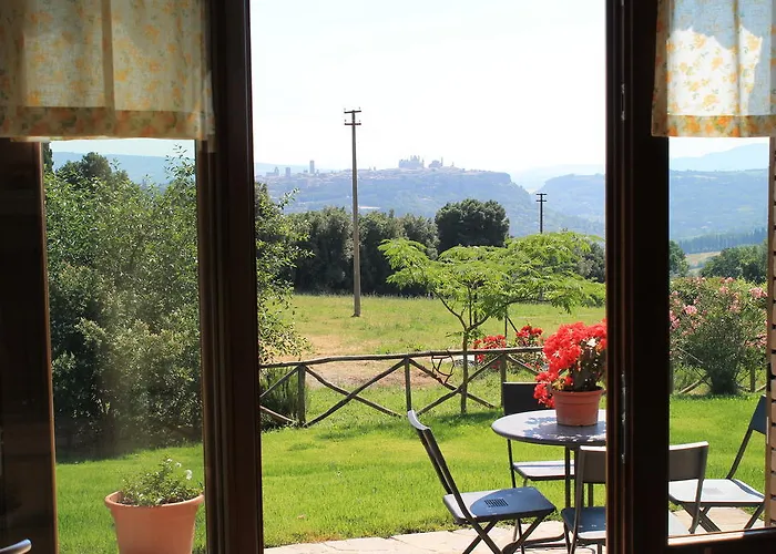 مزرعة للإقامة Borgo Pirolino أورفييتو